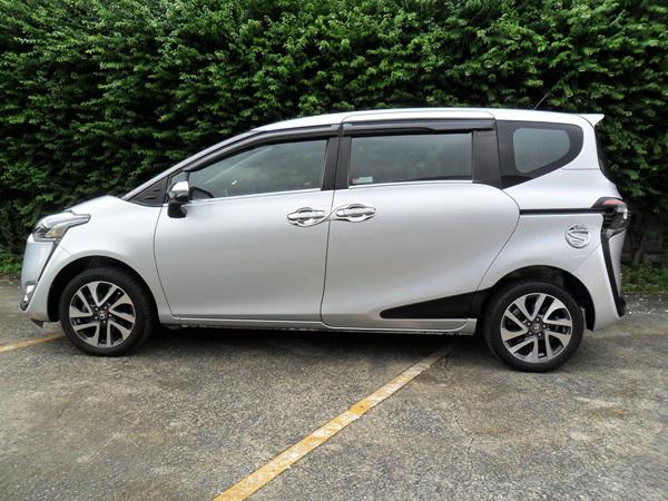 TOYOTA Sienta 2018