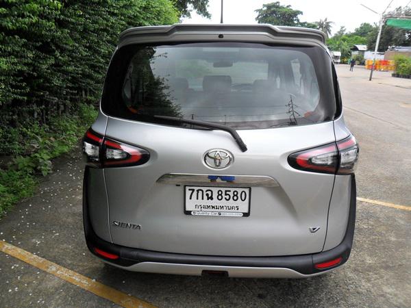 TOYOTA Sienta 2018