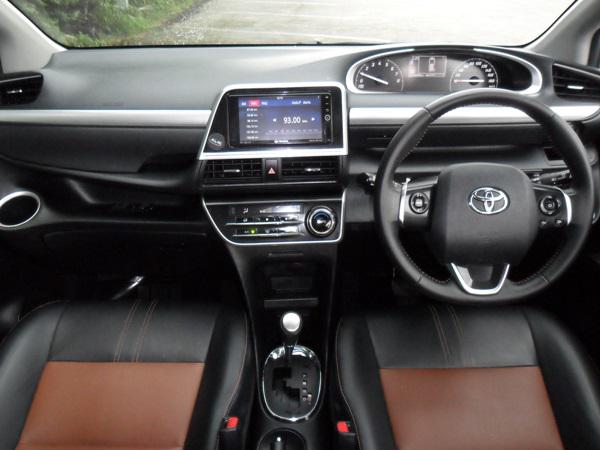 TOYOTA Sienta 2018