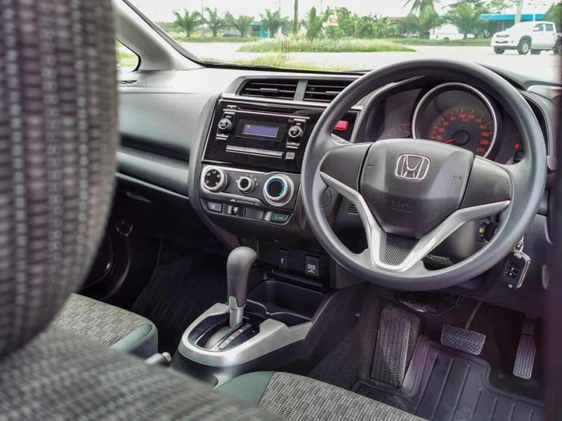 HONDA Jazz Gk Auto Cvt 2016