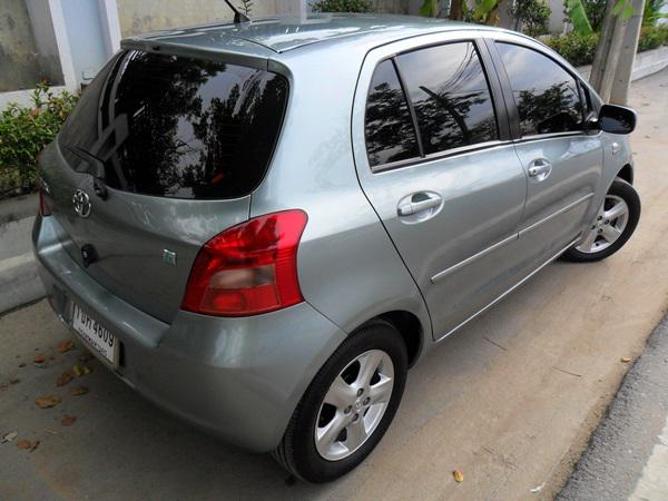 TOYOTA Yaris 2006