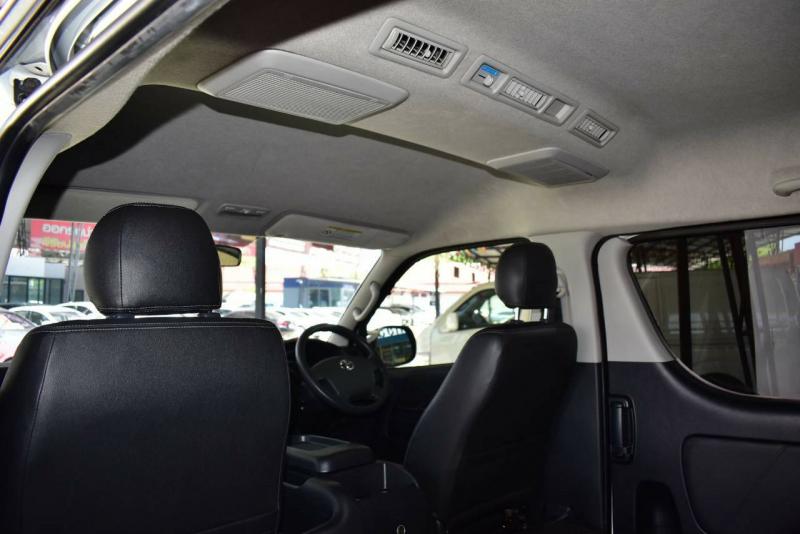 TOYOTA Ventury 2.7G 2015