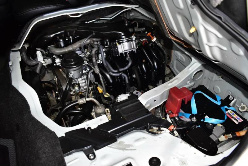 TOYOTA Ventury 2.7G 2015