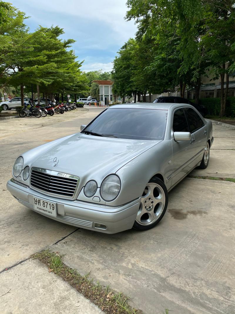 BENZ E230 1996