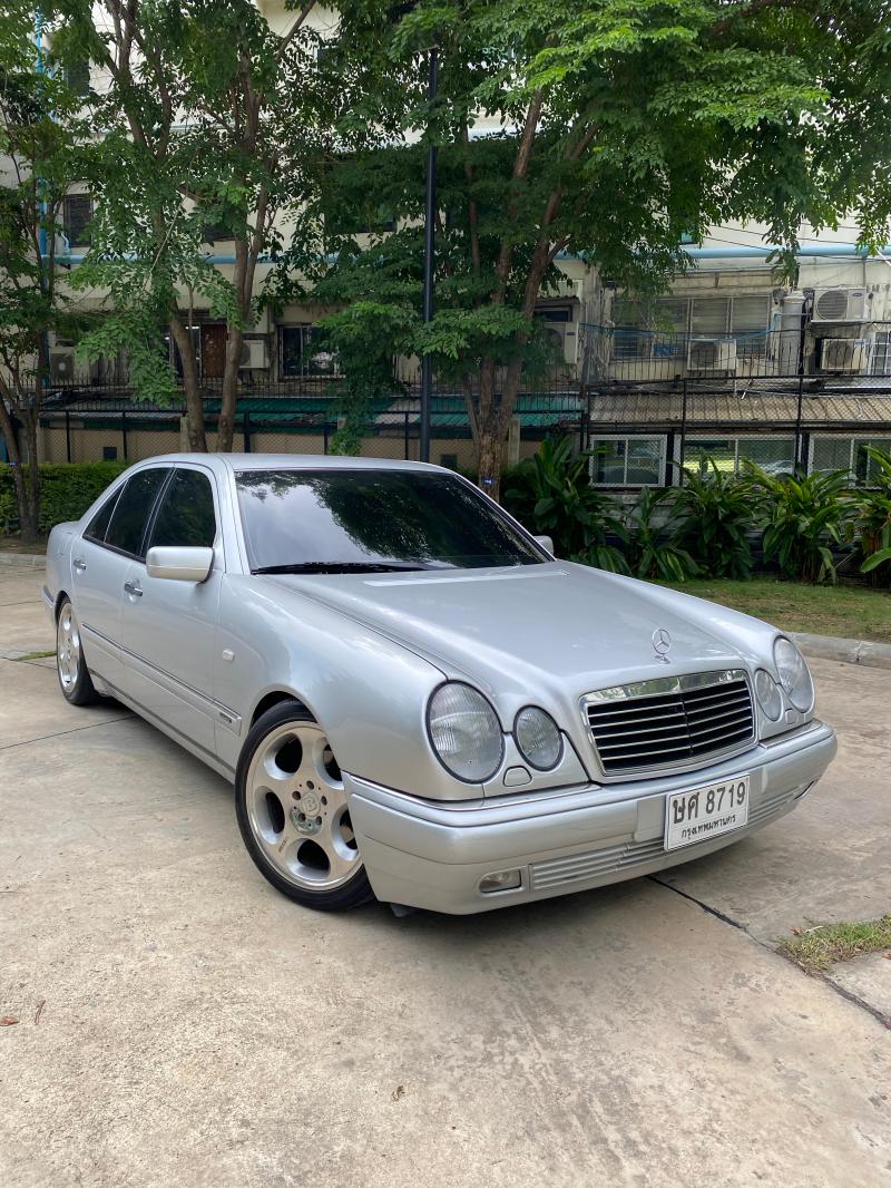 BENZ E230 1996