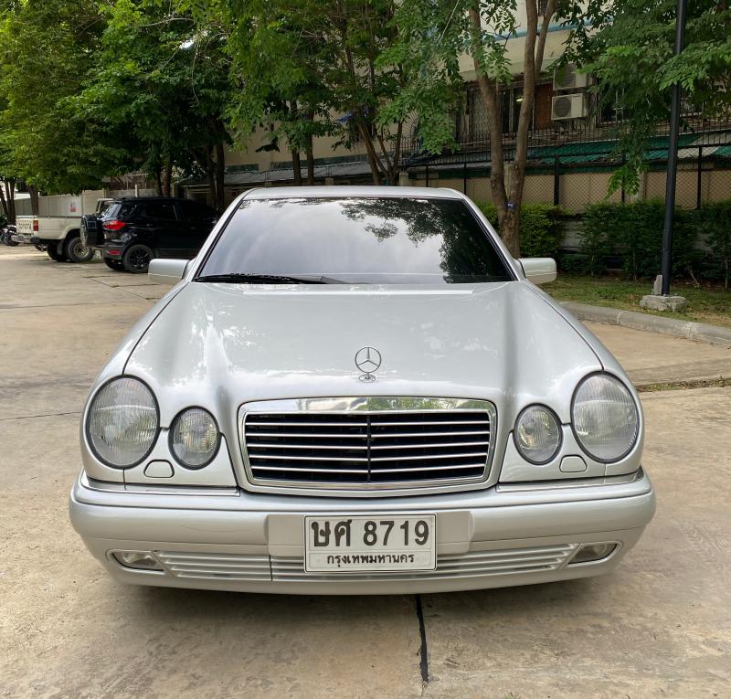 BENZ E230 1996