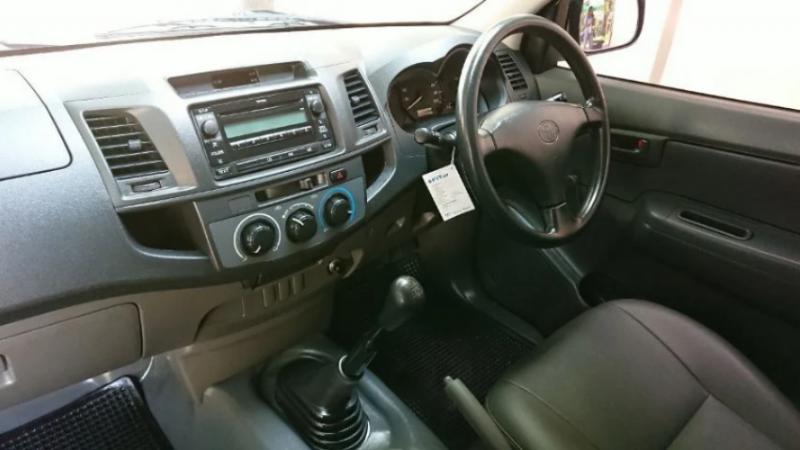 TOYOTA Hilux Vigo Champ 2012