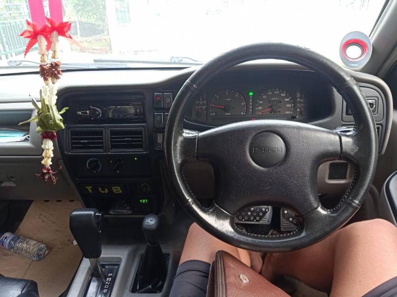 ISUZU Vega 2.8 turbo 1999