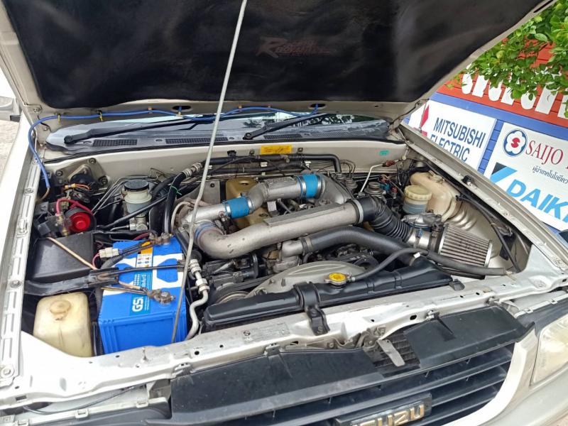 ISUZU Vega 2.8 turbo 1999