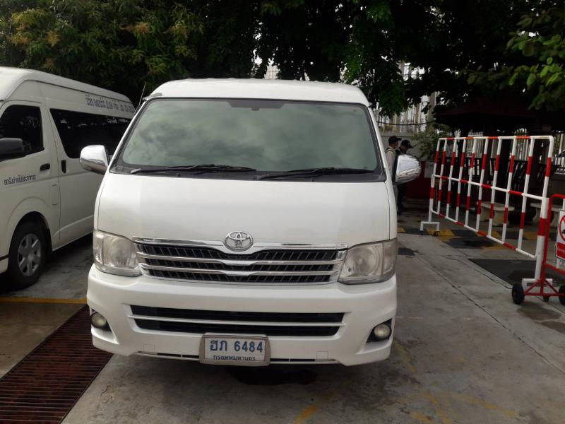 TOYOTA Ventury 2.7G (Top) 2013