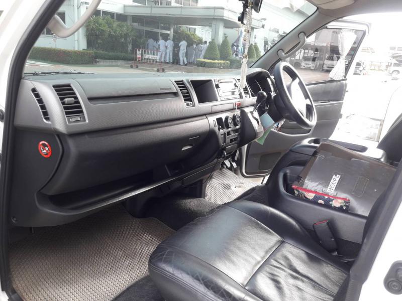 TOYOTA Ventury 2.7G (Top) 2013