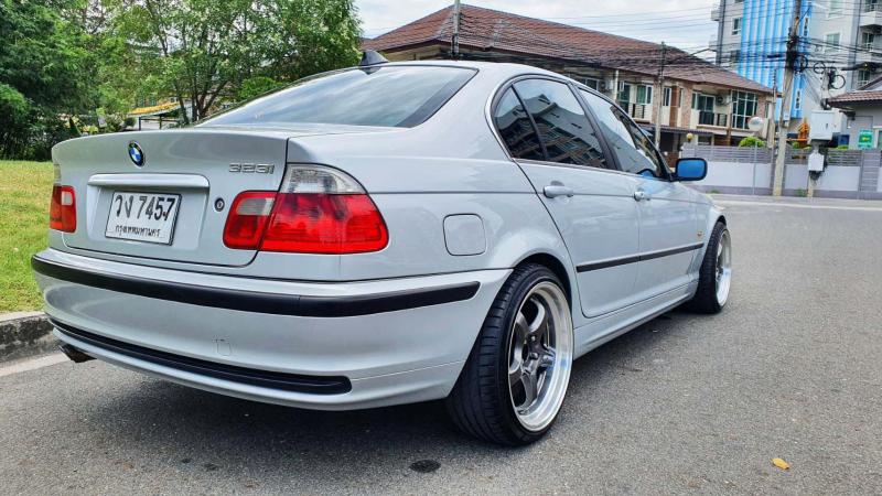 BMW 323i 2002