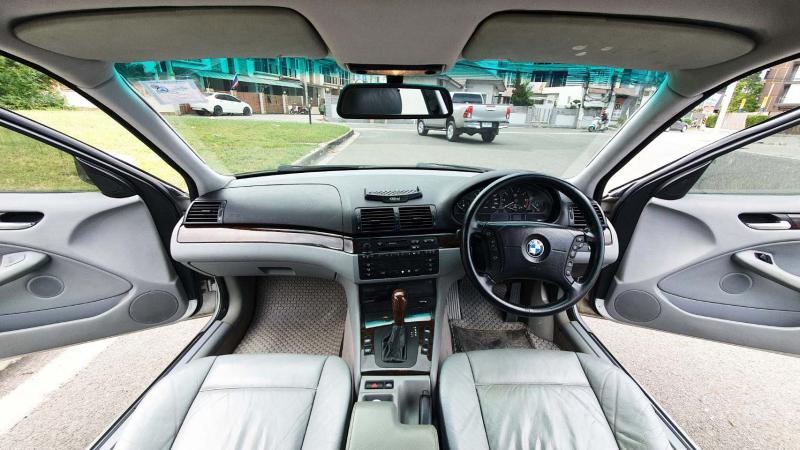 BMW 323i 2002