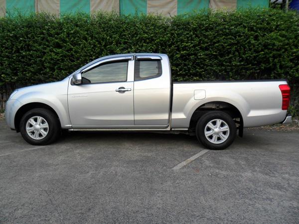 ISUZU Dmax SpaceCab 2012