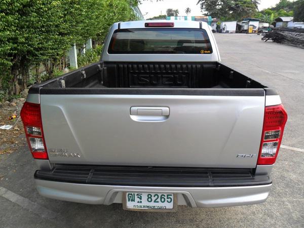 ISUZU Dmax SpaceCab 2012