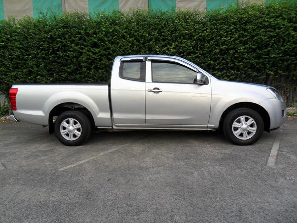 ISUZU Dmax SpaceCab 2012