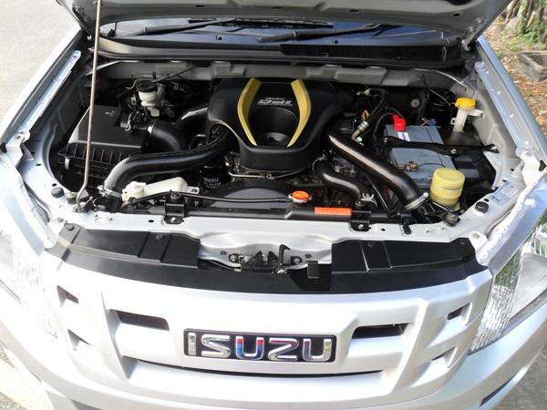 ISUZU Dmax SpaceCab 2012