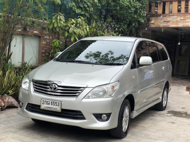 TOYOTA Innova 2.0 G 2012