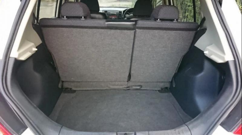 NISSAN Tiida 1.6s 2010