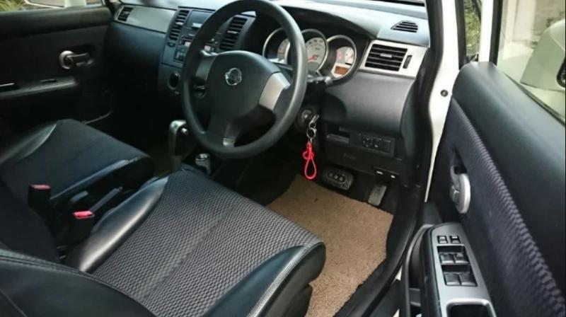 NISSAN Tiida 1.6s 2010