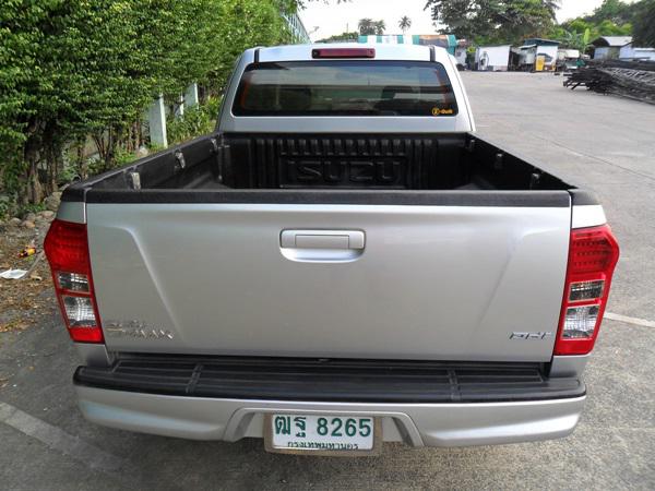 ISUZU Space Cab 2012