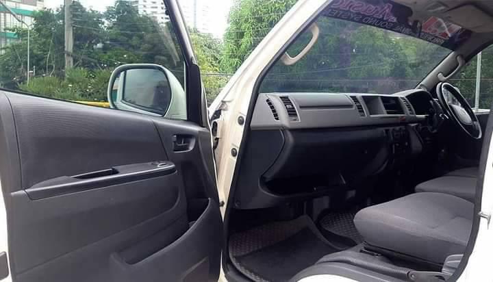 TOYOTA COMMUTER 2.7 2010
