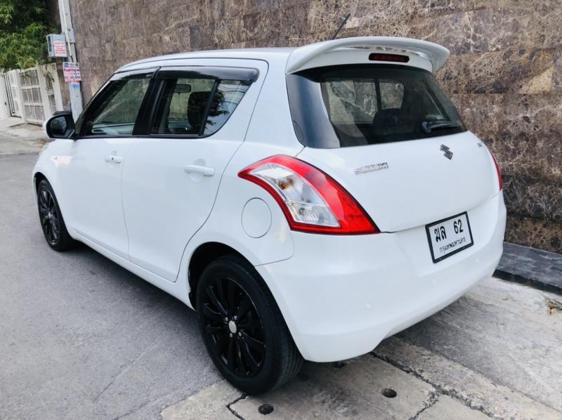 SUZUKI Swift 2012