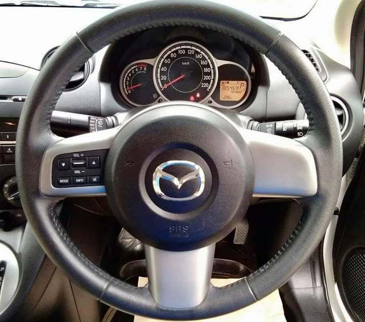 MAZDA Mazda 2 Elegance 2012