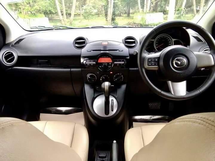 MAZDA Mazda 2 Elegance 2012