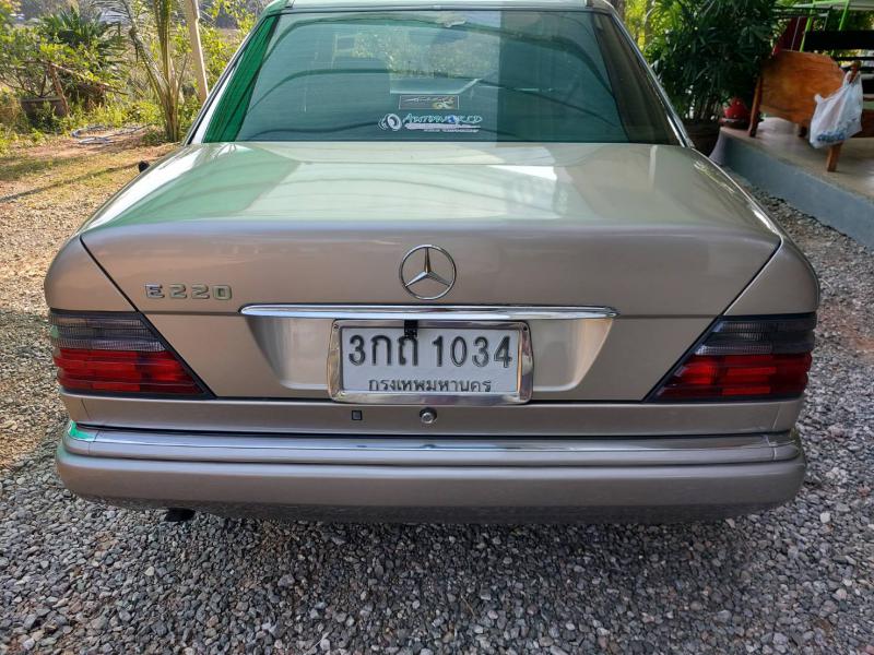 BENZ e220 1992