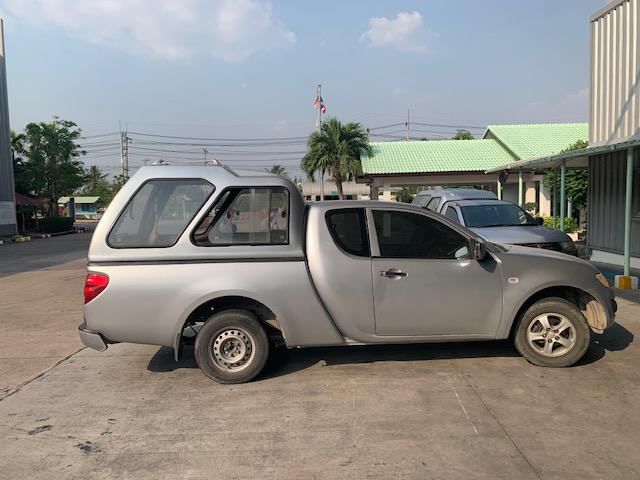 MITSUBISHI Triton 2011