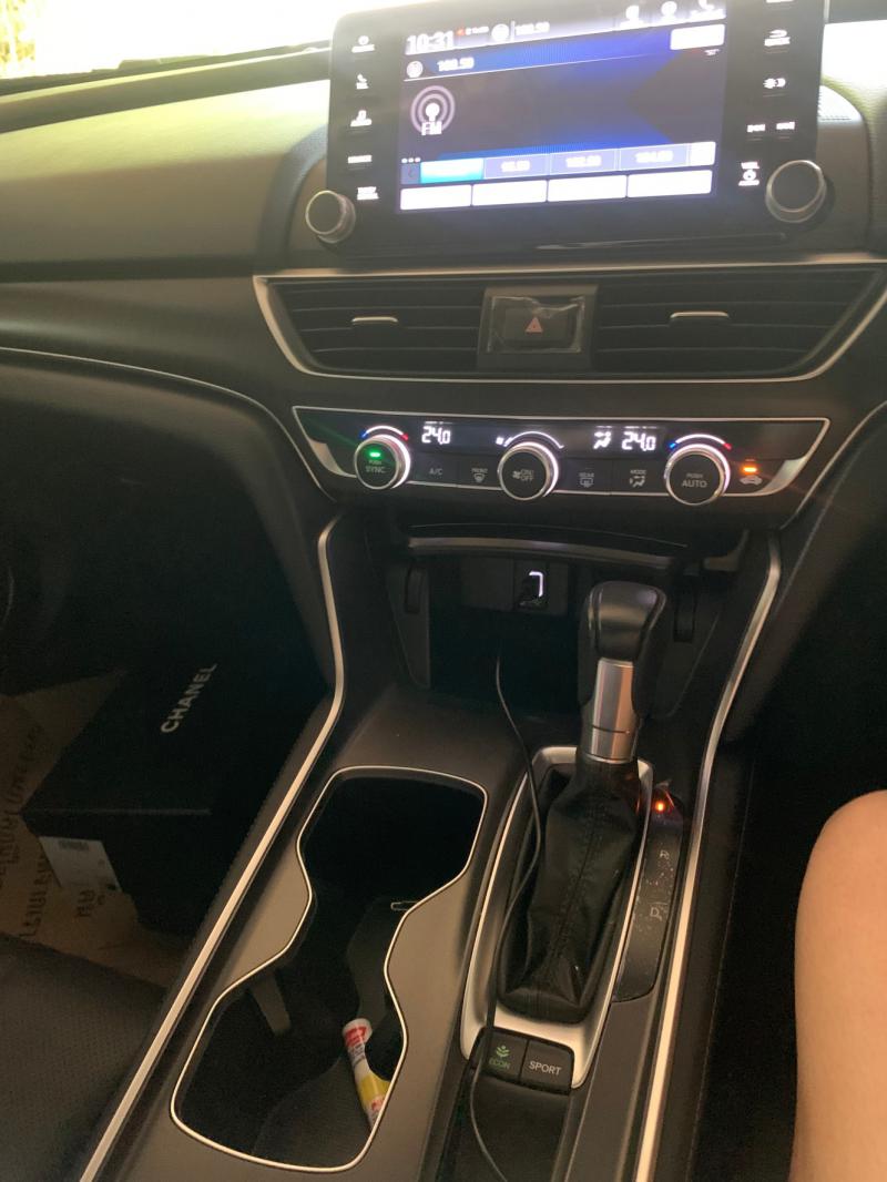 HONDA accord 1.5 turbo 2019