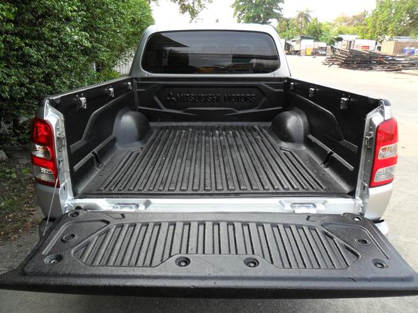 MITSUBISHI Triton 2017