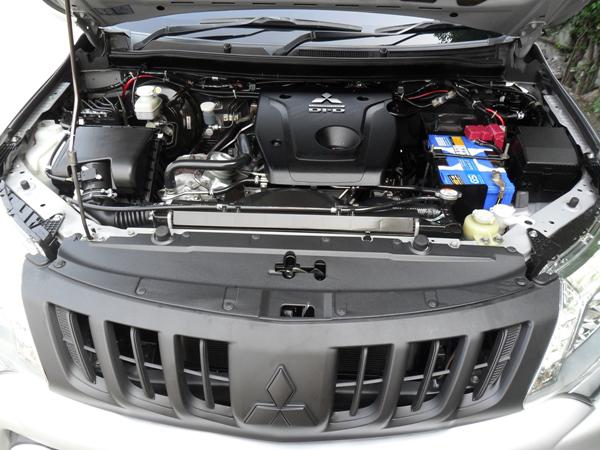 MITSUBISHI Triton 2017