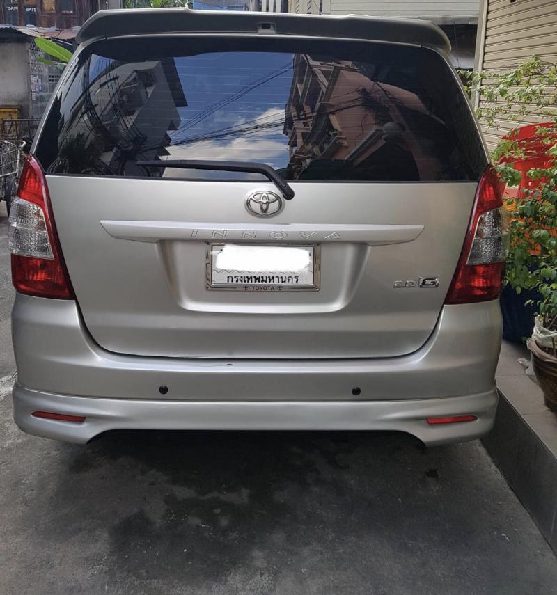TOYOTA Innova 2013
