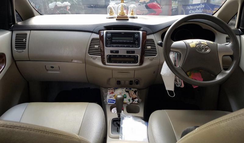 TOYOTA Innova 2013