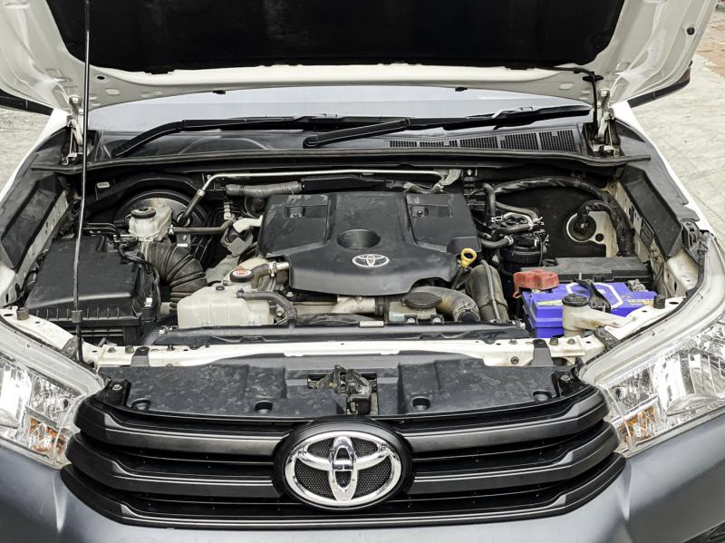 TOYOTA Hilux Revo 2.4 2019