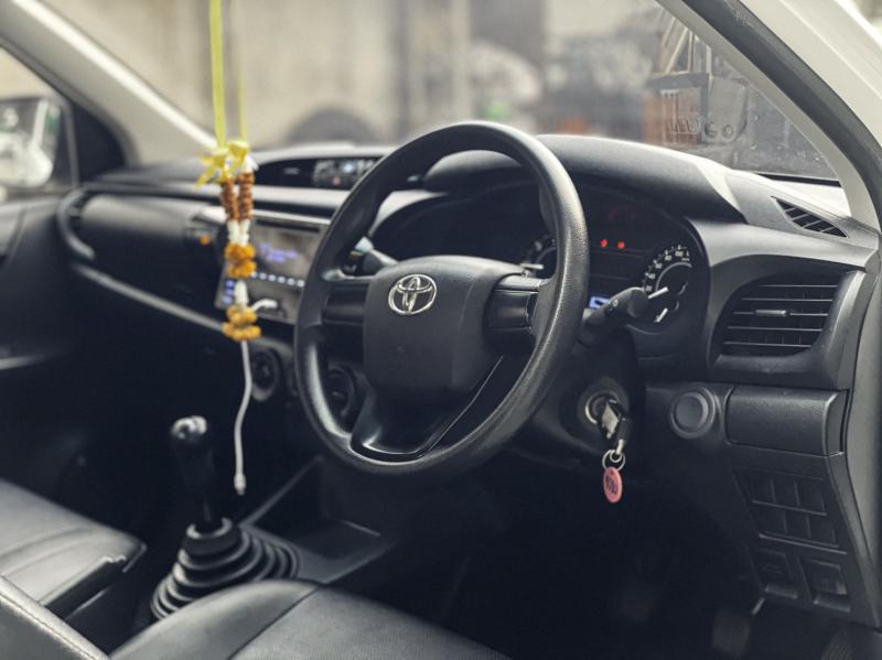 TOYOTA Hilux Revo 2.4 2019