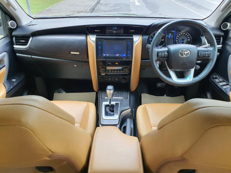 TOYOTA Fortuner 2.8V 4WD 2016