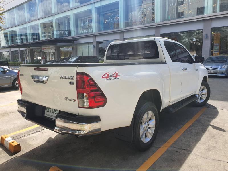 TOYOTA Hilux Revo 2.4E 4WD  2017