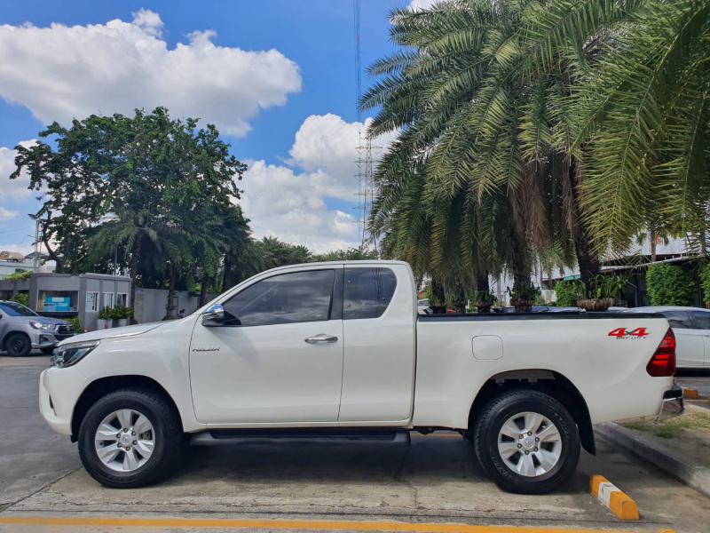 TOYOTA Hilux Revo 2.4E 4WD 2017