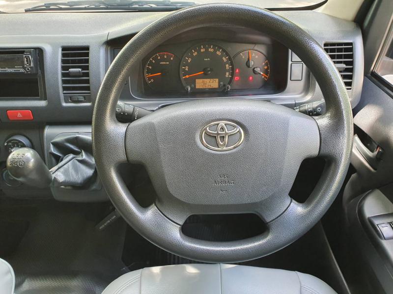 TOYOTA Commuter 3.0 D4D ดีเ 2014