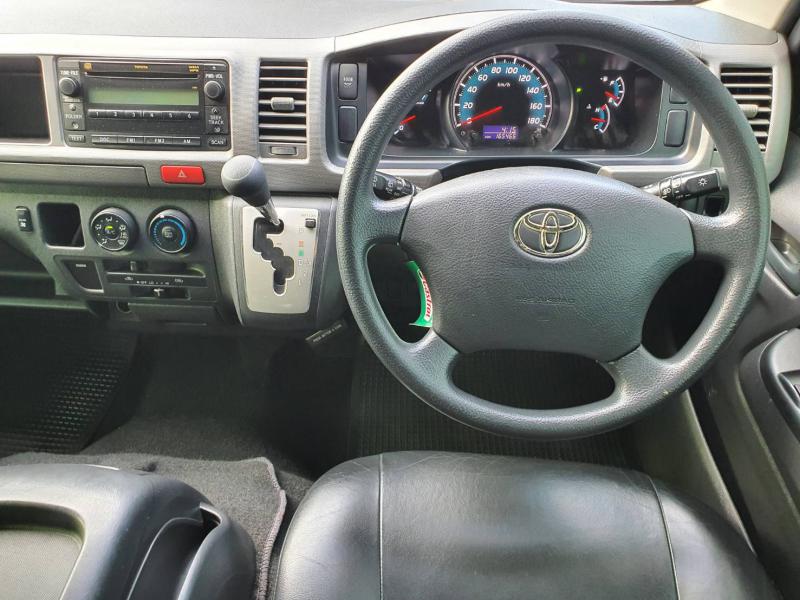 TOYOTA Ventury 2.7G 2012