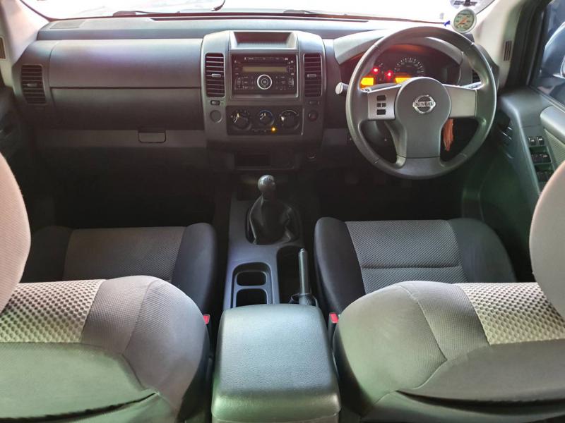 NISSAN Navara 2.5 CALIBRE 4 2012