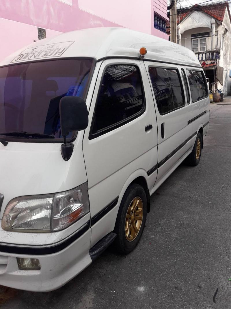 TOYOTA Hiace Commuter 2003