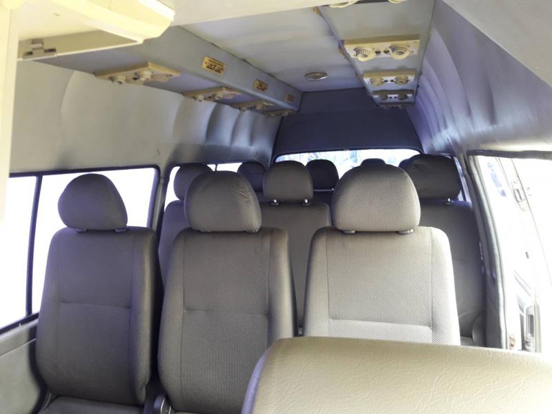 TOYOTA Hiace Commuter 2003