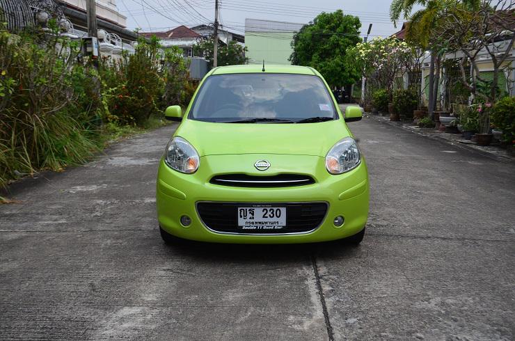 NISSAN V 2011