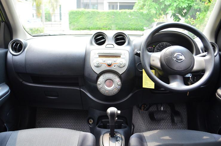 NISSAN V 2011