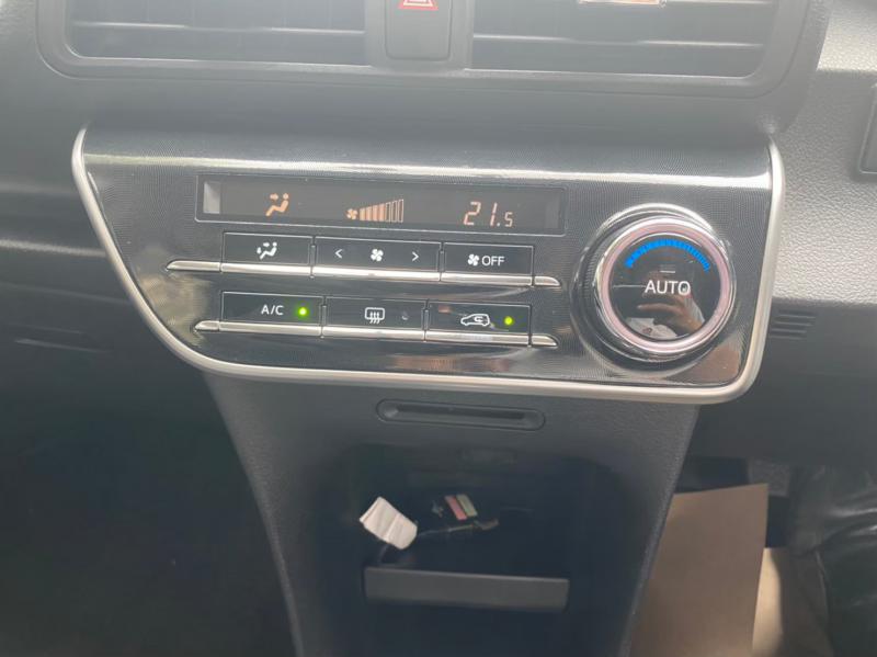 TOYOTA Sienta 1.5 v 2019