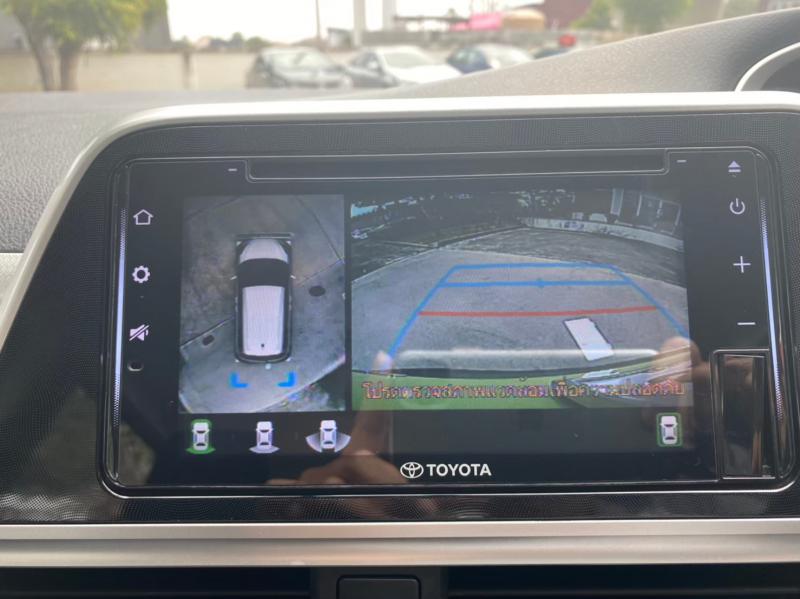 TOYOTA Sienta 1.5 v 2019